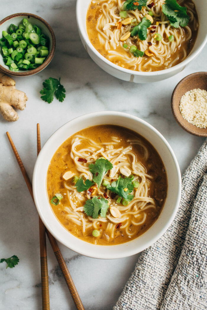 Vegan Peanut Butter Ramen Recipe- made with mostly pantry ingredients, these homemade peanut butter ramen is packed with flavor and only takes 30 minutes to make! (vegan and gluten-free)