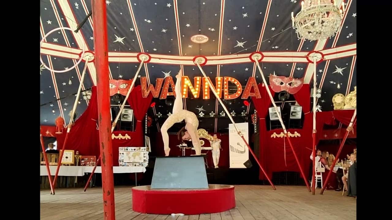 Contortion Show - Wannda Zirkus