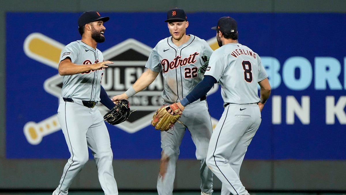 Tigers keep pace with Twins, top Royals in 10 innings