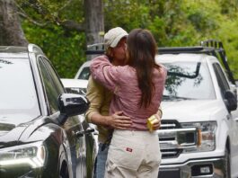 Jeremy Allen White debuted his new romance with The Bear co-star Molly Gordon with a steamy kiss this week - confirming the end of his year-long relationship with Rosalia