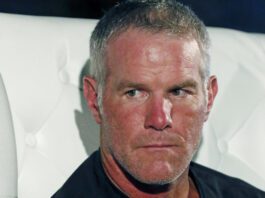 Brett Favre reveals Parkinson's diagnosis during congressional hearing