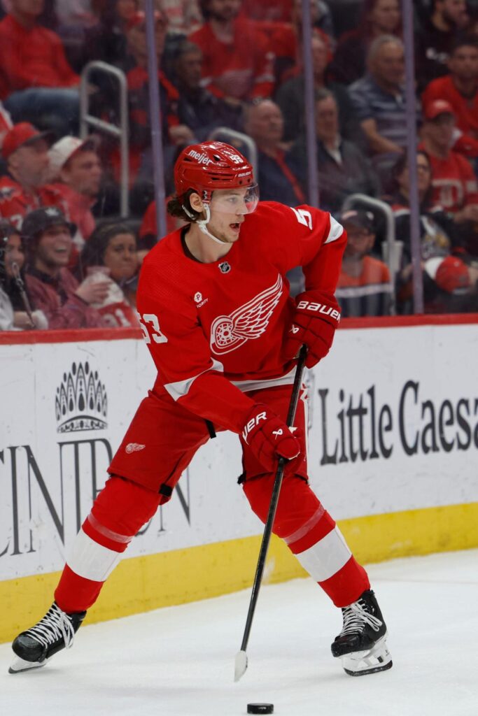 Detroit Red Wings, Moritz Seider agree to 7-year deal worth $8.55 million per season