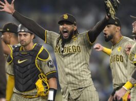 Padres beat Dodgers on triple play to end game