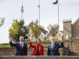 Photos: Czech and Slovak Presidents visit C.R. for Buresh Immigration Clock Tower dedication