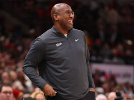 CHICAGO, ILLINOIS - FEBRUARY 03: Head coach Mike Brown of the Sacramento Kings laughs against the C...